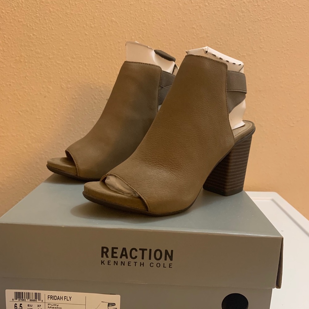 Brand new Kenneth Cole Heels
